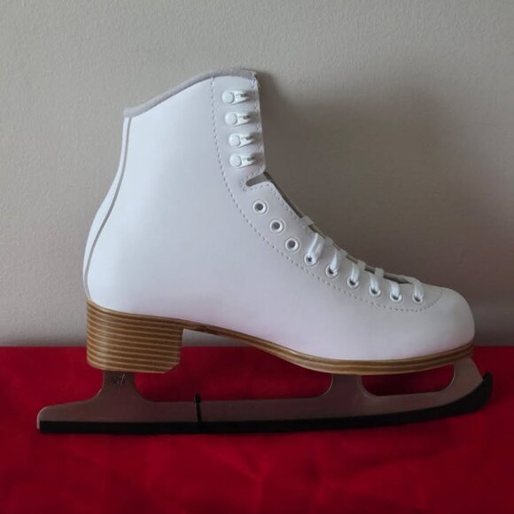 BRAND NEW, LADY'S, JACKSON CLASSIC 200, FIGURE SKATES, SIZE 9!!! - Picture 4 of 7